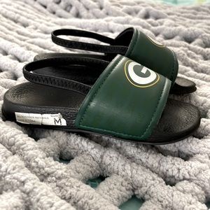 💛💚Packers NFL toddler sandals size 7/8 💚💛